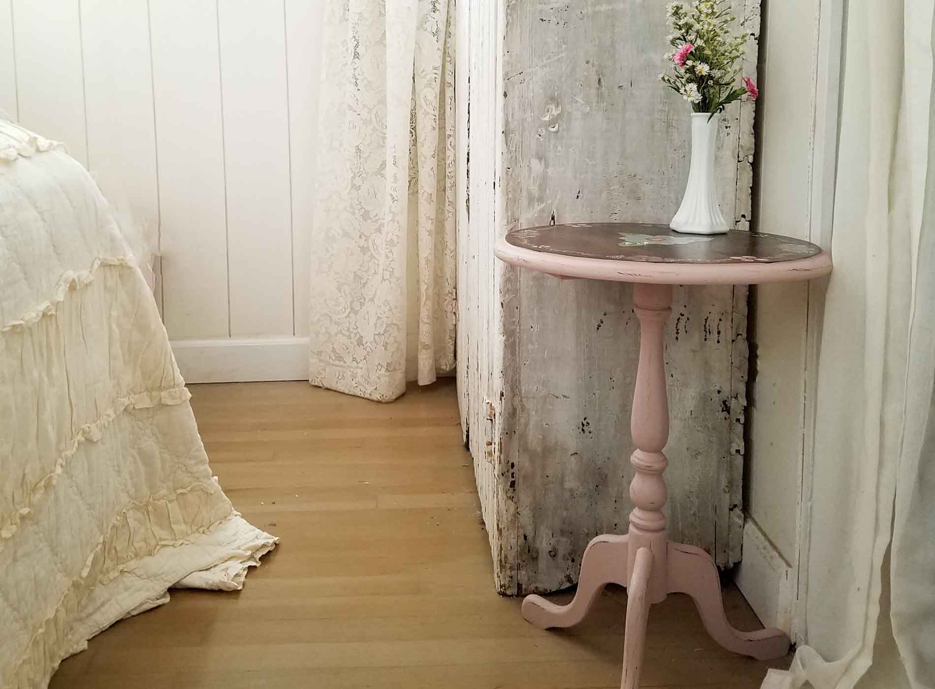Featured Ethan Allen Table Gone Cottage Chic by Prodigal Pieces | prodigalpieces.com