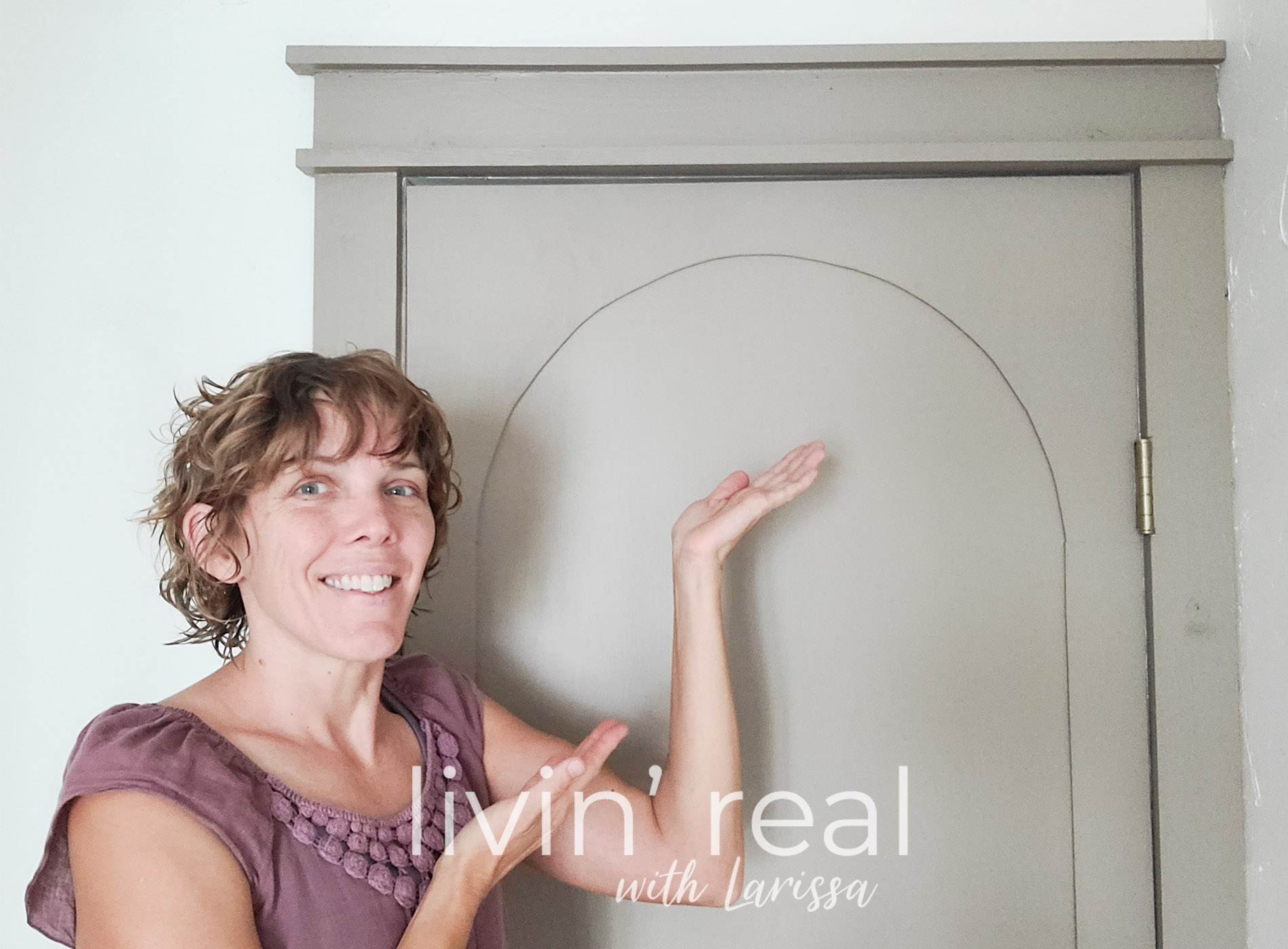Featured Arched Hollow Core Door DIY Tutorial by Livin' Real with Larissa | livinrealwithlarissa.com #livinrealwithlarissa