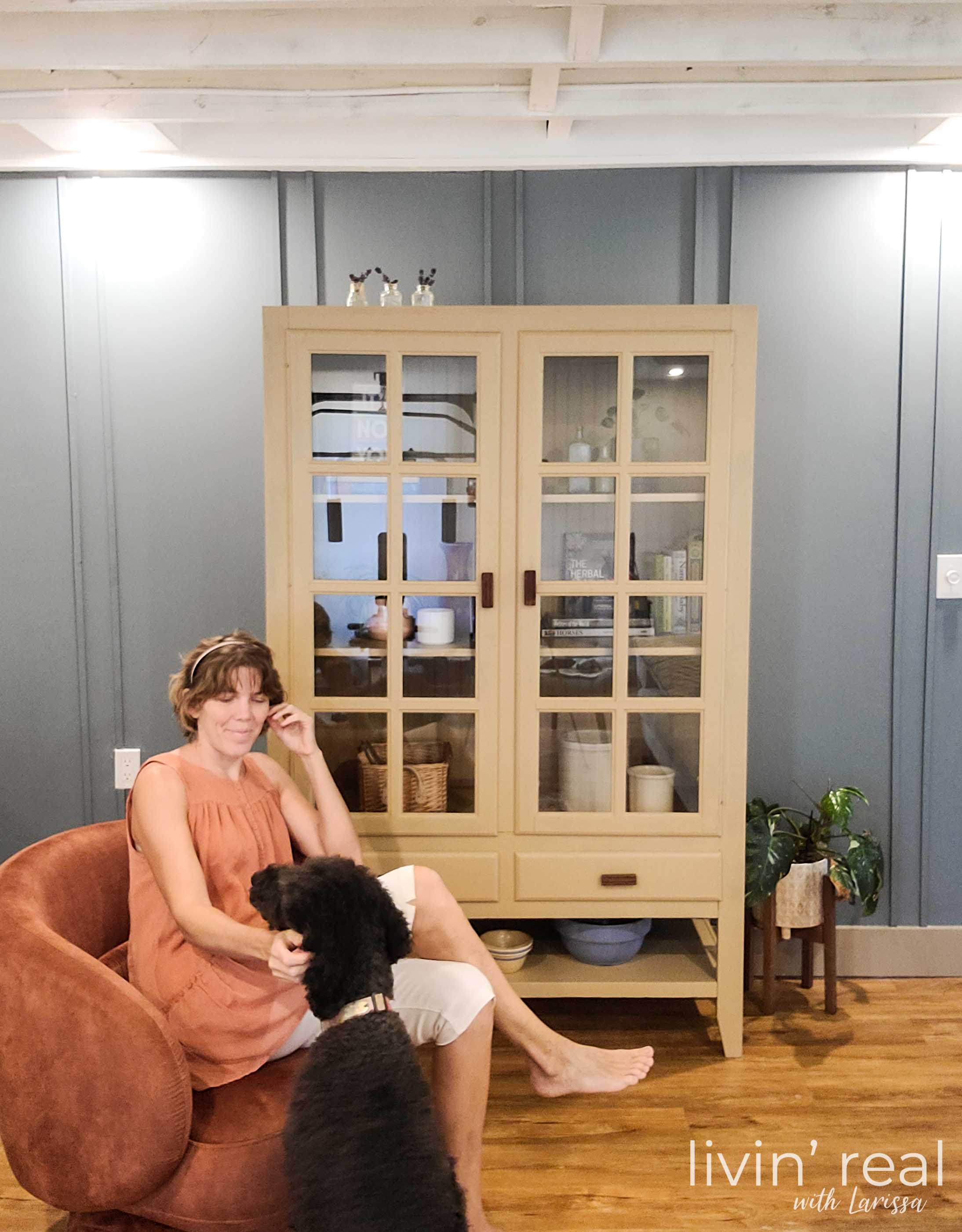 Larissa and Loula in Family Room | livinrealwithlarissa.com #livinrealwithlarissa Larissa and Loula in Family Room | livinrealwithlarissa.com #livinrealwithlarissa