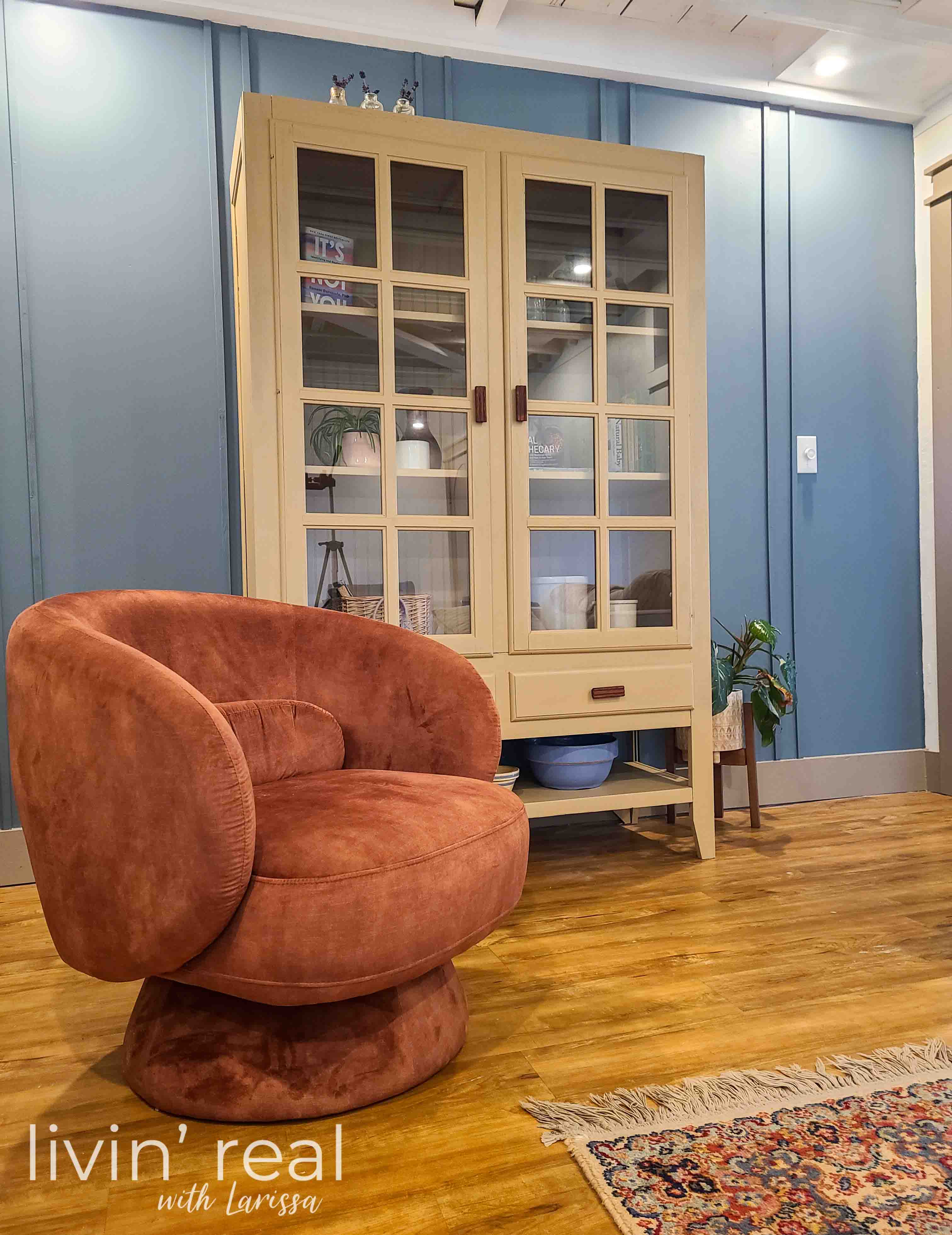 Minimalist Style Painted Cabinet by Livin' Real with Larissa | livinrealwithlarissa.com #livinrealwithlarissa Minimalist Style Painted Cabinet by Livin' Real with Larissa | livinrealwithlarissa.com #livinrealwithlarissa